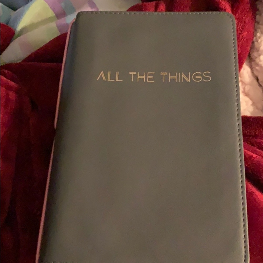 Brand new 2019 planner. In amazing condition!